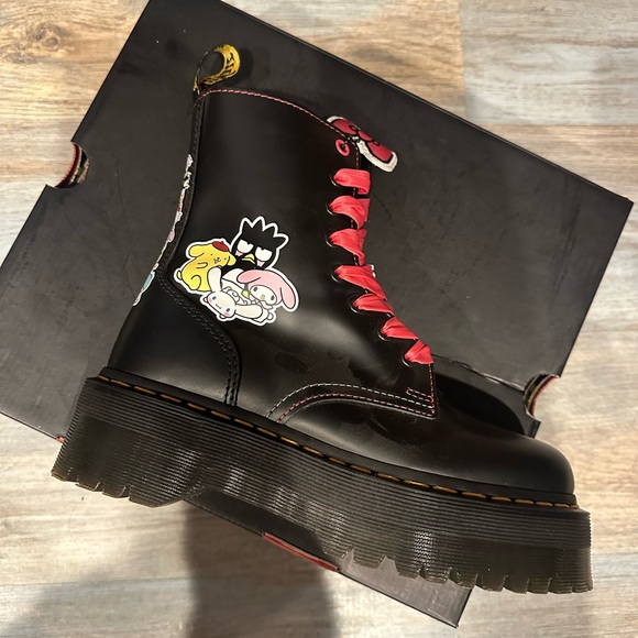 Hello kitty doc martens - Picture 5 of 10